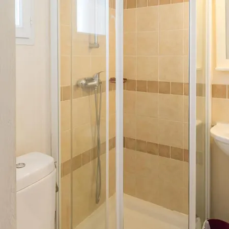 Le Rouret 2p6p A/c Std 그로스피에르