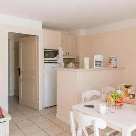 Le Rouret 2p6p A/c Std